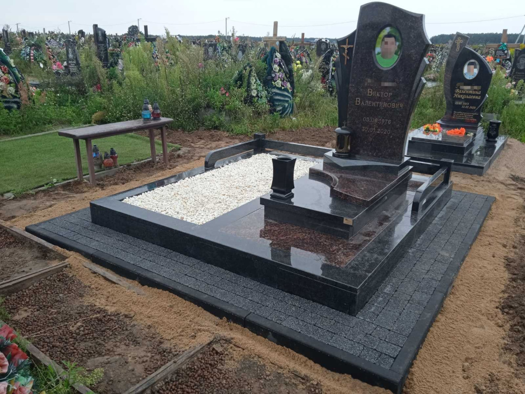 памятник коричневый одинарный