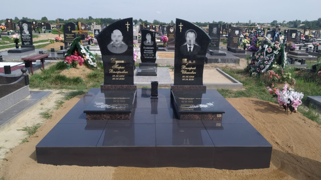 памятник из гранита для двоих