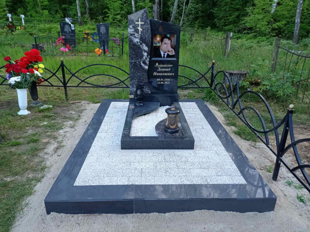 памятник одиночный из гранита