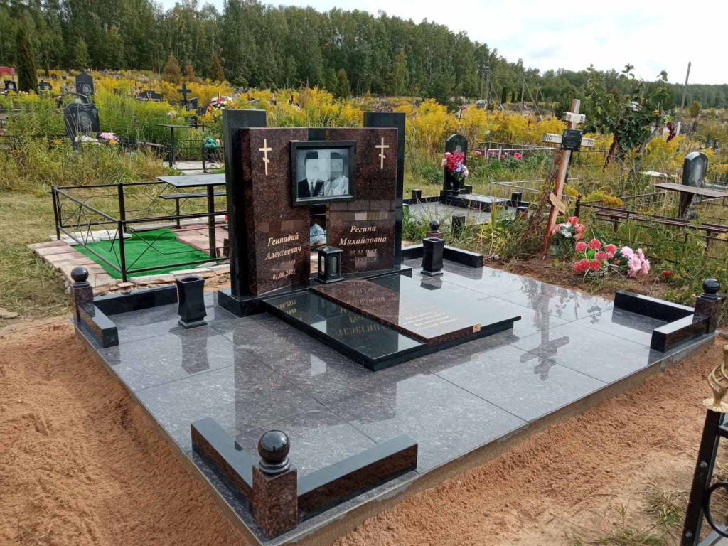 памятник из гранита двойной